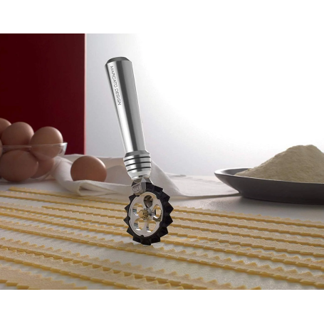 Rotellina tagliapasta con tre accessori da taglio per diversi tipi di pasta  (PW-RSA) PASTAWHEEL ROSA MARCATO Rotellina tagliapasta con tre accessori da taglio per diversi tipi di pasta  (PW-RSA) PASTAWHEEL ROSA MARCATO