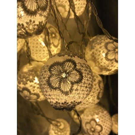 Catena 24 LED sfere con pizzo fiorato MT2 LOLLI 28952