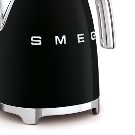 BOLLITORE ELETTRICO NERO SMEG STILE ANNI 50 2
