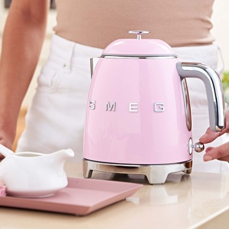 MINI BOLLITORE SMEG 0,8 lt ROSA KLF05PKEU SMEG MINI BOLLITORE SMEG 0,8 lt ROSA KLF05PKEU SMEG